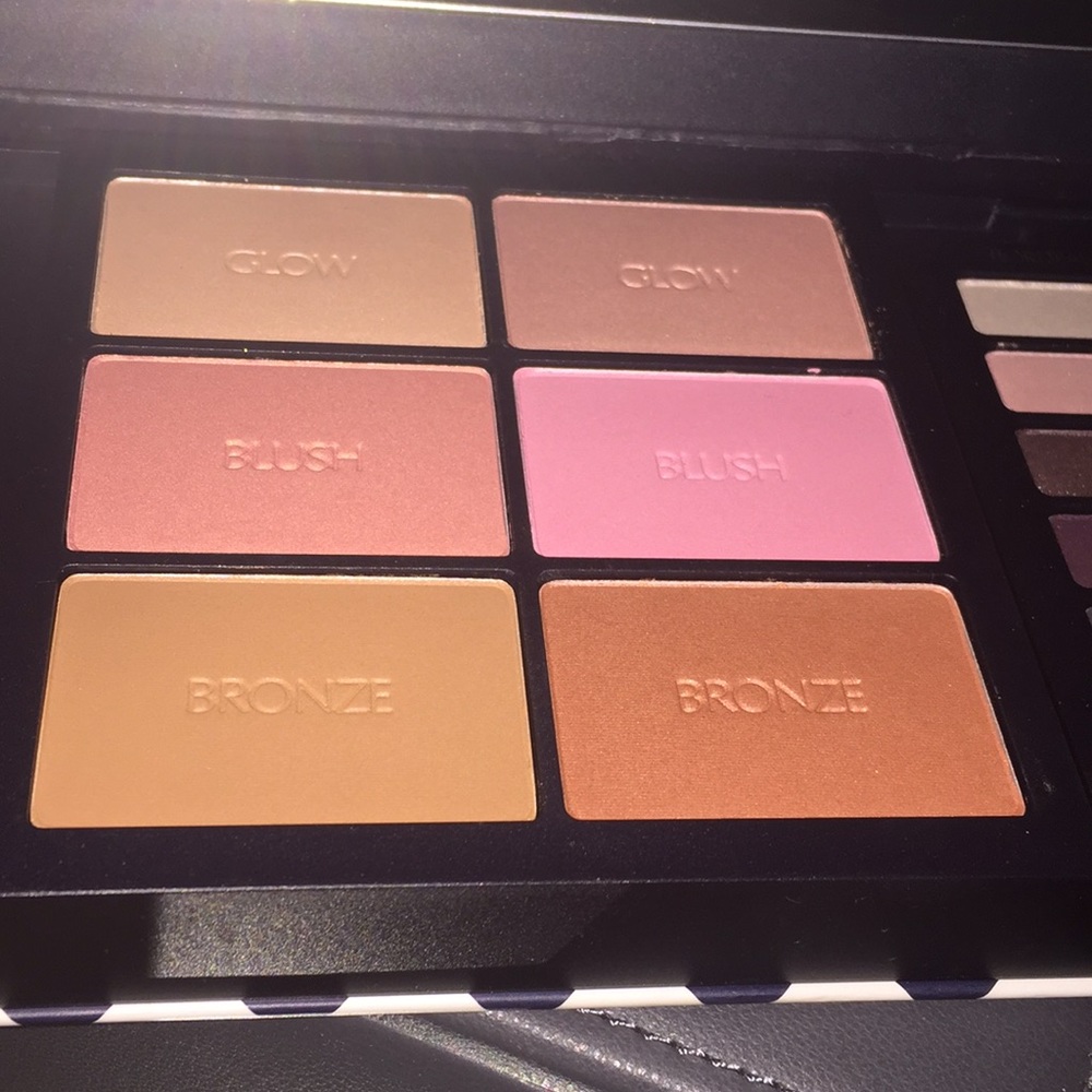 Makeup - Picture 2 of 7